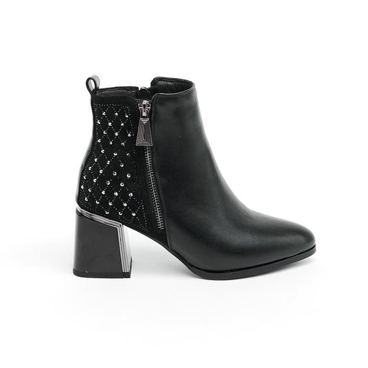 Classic Zippered Heeled Women's Boots