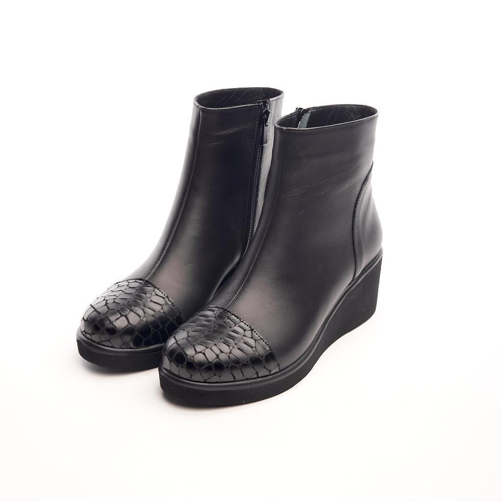 Genuine Leather Zippered Women's Boots