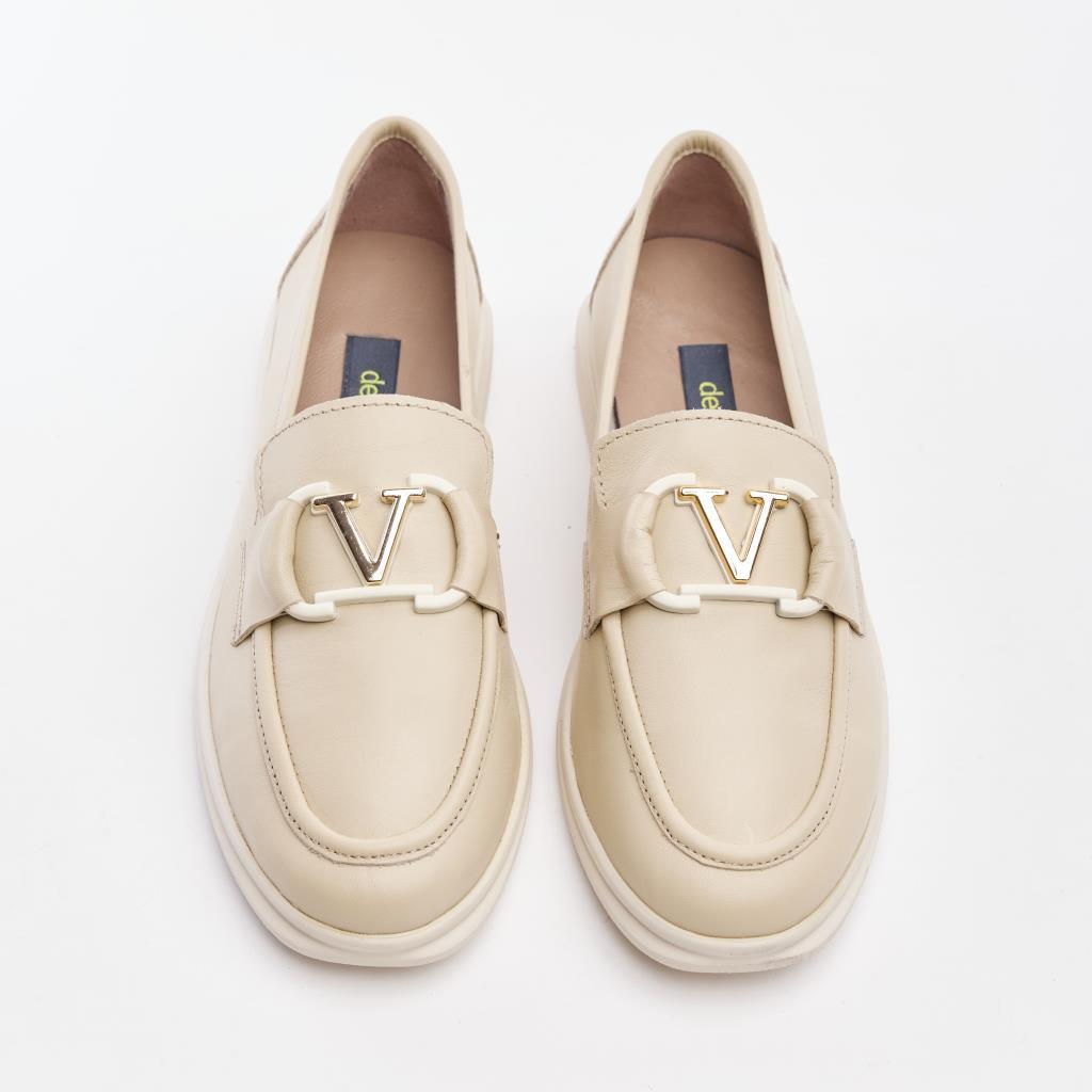 'V' Buckle Women's Genuine Leather Casual Shoes 
